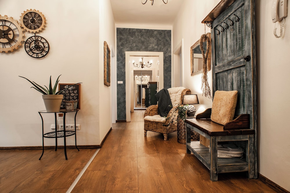 sting boutique apartments