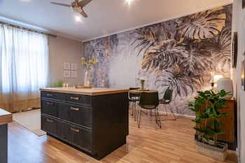 sting boutique apartments