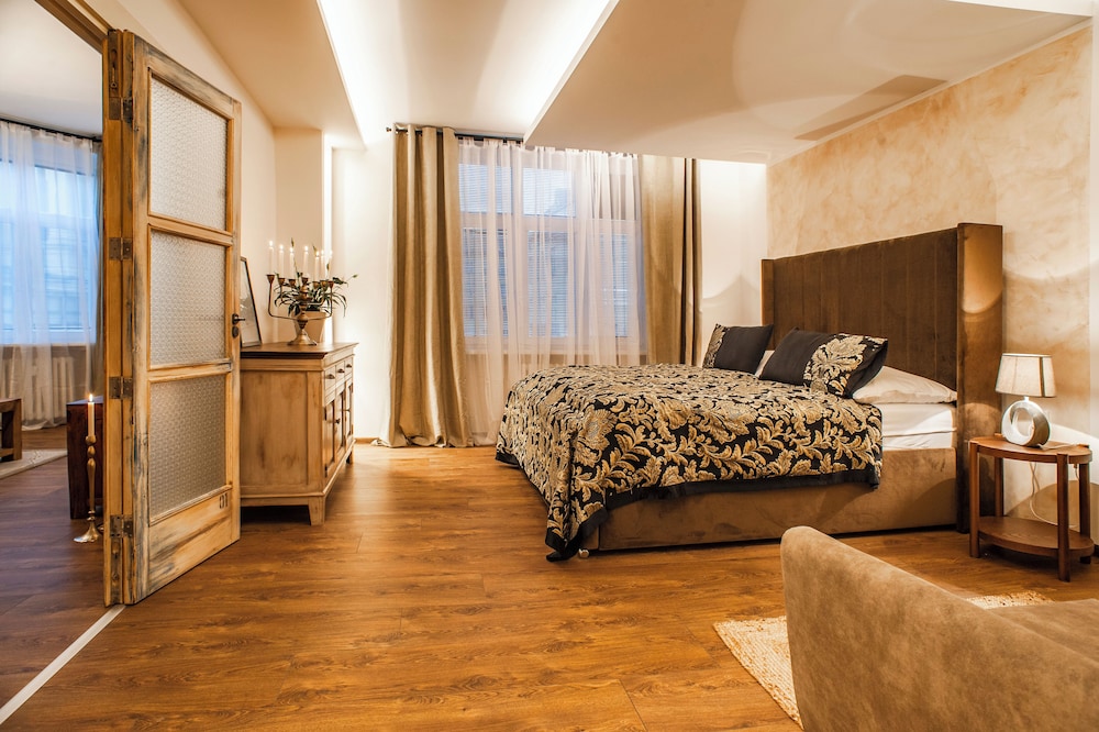 sting boutique apartments