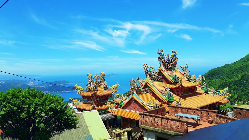 jiufen breeze