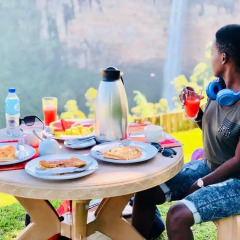 sipi falls lodge