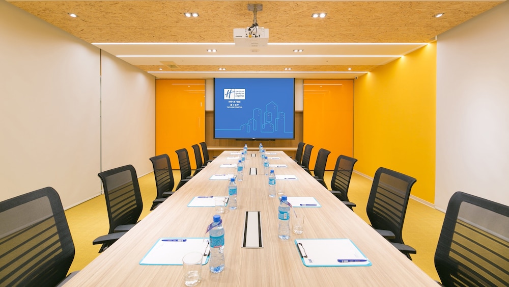 holiday inn express taichung fengchia an ihg hotel