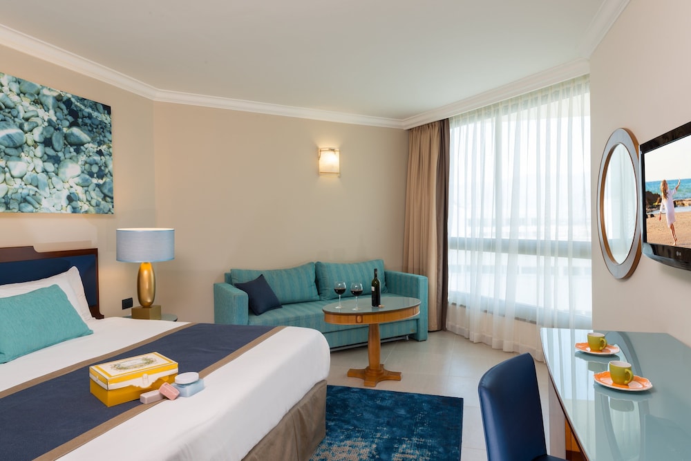 u magic palace hotel