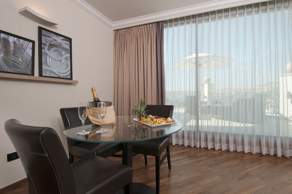 u magic palace hotel