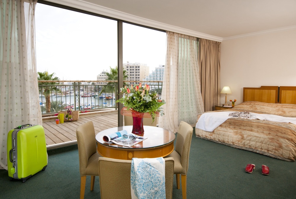 u magic palace hotel