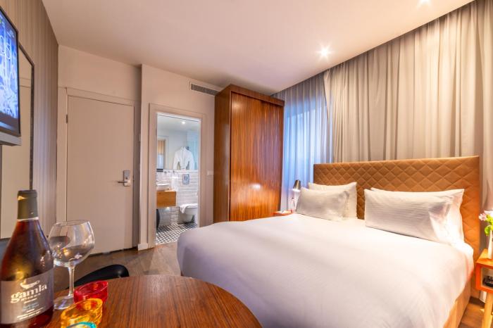 jacob shenkin hotel