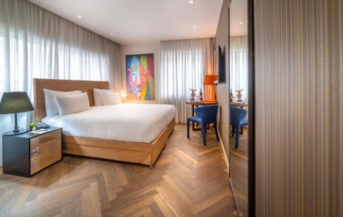 jacob shenkin hotel