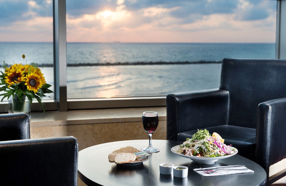 leonardo plaza haifa