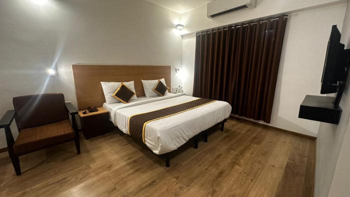 hotel b r regency
