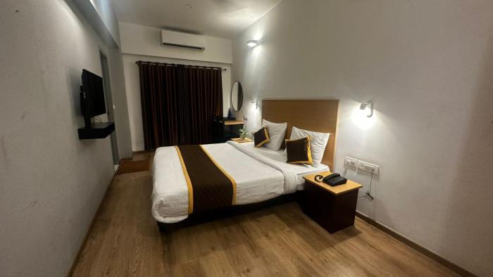 hotel b r regency