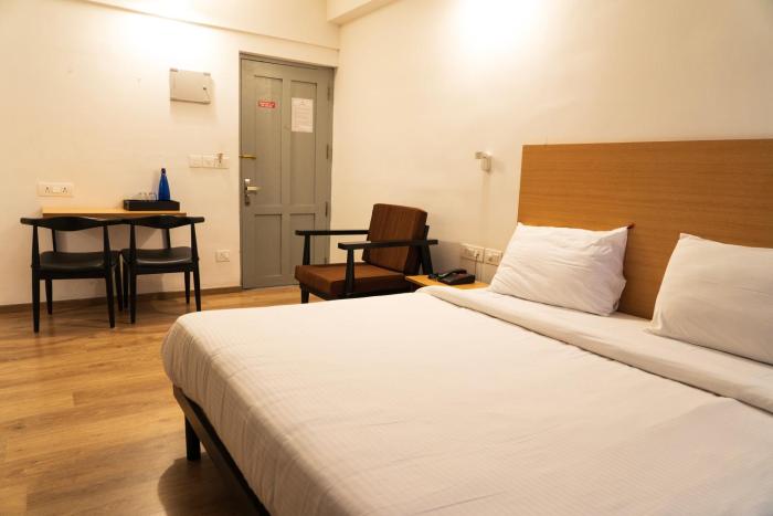 hotel b r regency