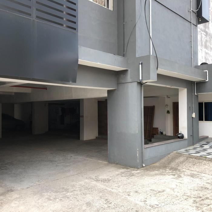 hotel b r regency