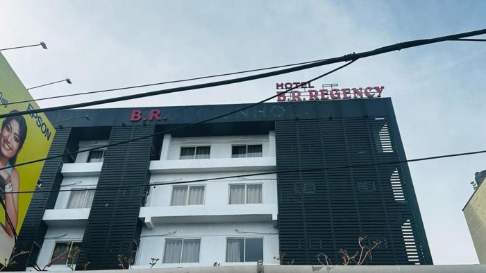 hotel b r regency