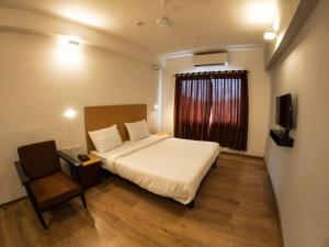 hotel b r regency