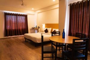hotel b r regency