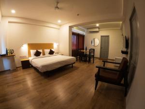 hotel b r regency