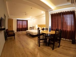 hotel b r regency