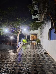 hotel b r regency