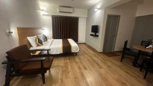 hotel b r regency