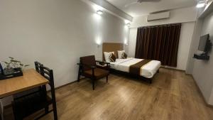 hotel b r regency