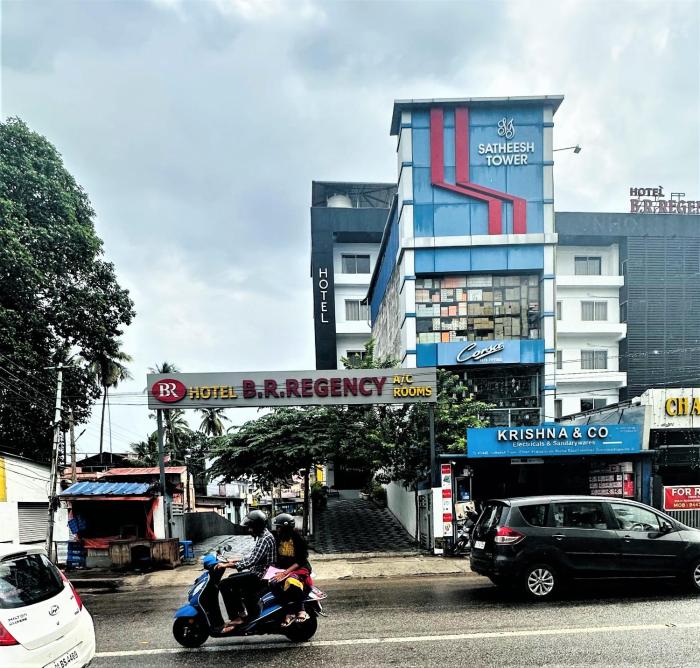 hotel b r regency