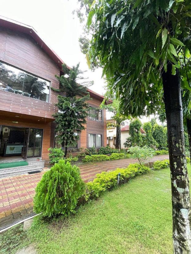 saraswatipur tea resort