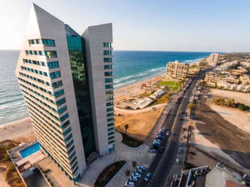 herbert samuel okeanos suites herzilya