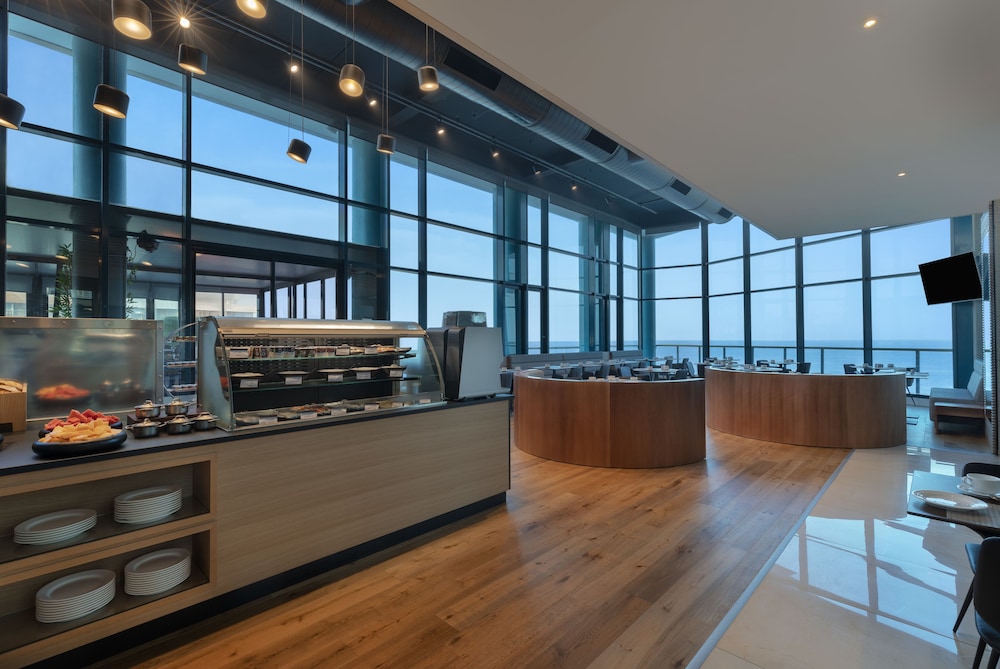 herbert samuel okeanos suites herzilya