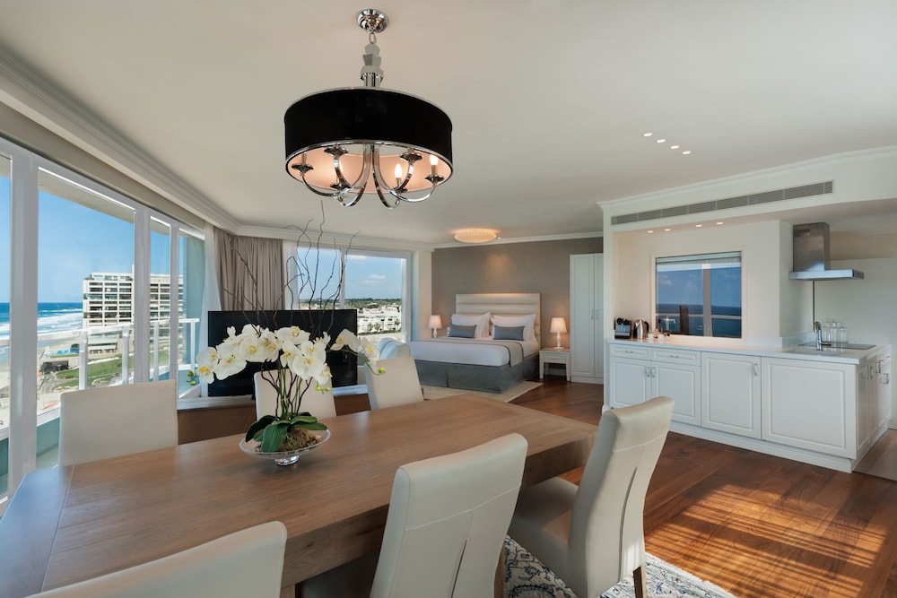 herbert samuel okeanos suites herzilya