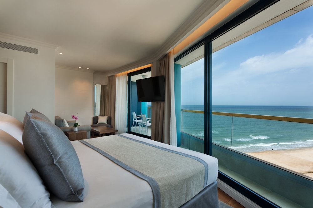 herbert samuel okeanos suites herzilya