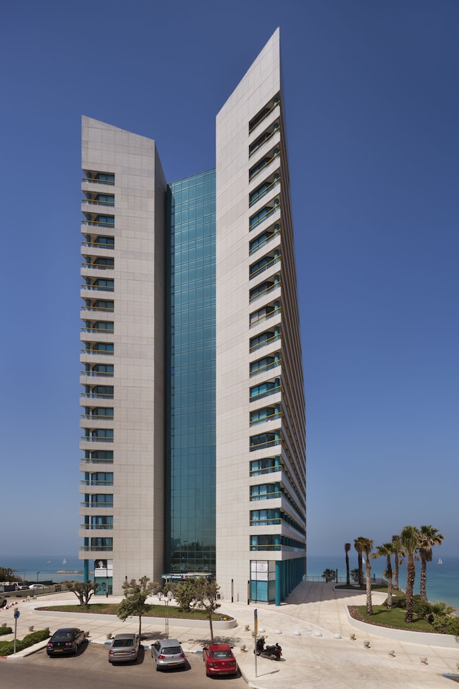 herbert samuel okeanos suites herzilya