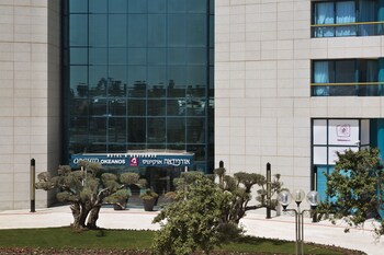 herbert samuel okeanos suites herzilya