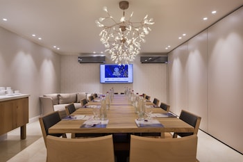 herbert samuel okeanos suites herzilya