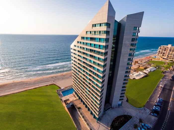 herbert samuel okeanos suites herzilya
