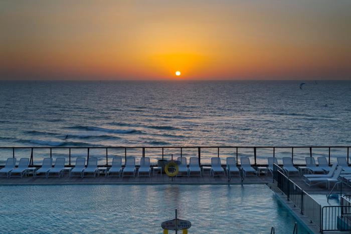 herbert samuel okeanos suites herzilya