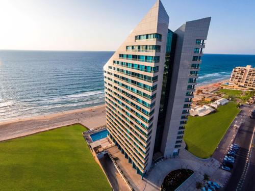 herbert samuel okeanos suites herzilya