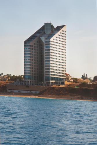 herbert samuel okeanos suites herzilya