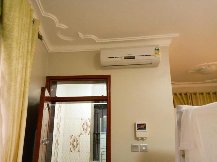 crystal hotel apartments entebbe