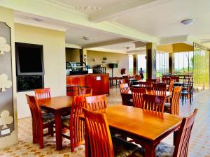 crystal hotel apartments entebbe