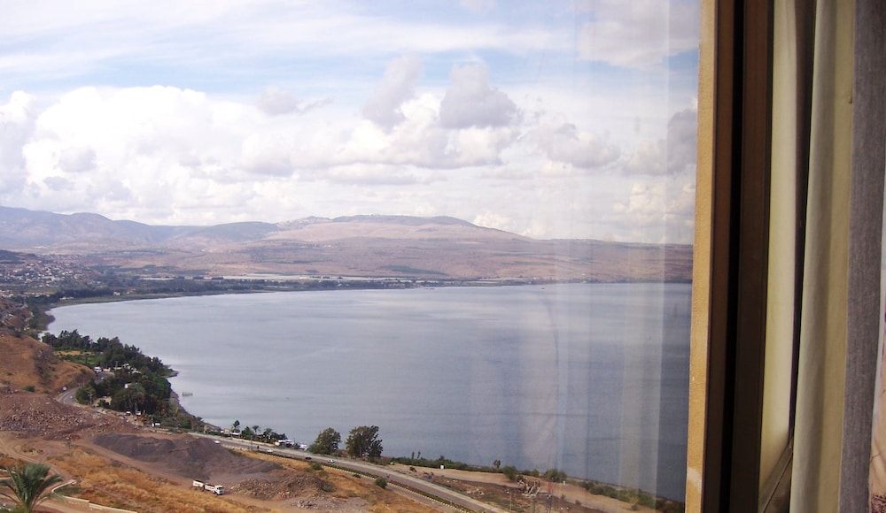 golan hotel tiberias