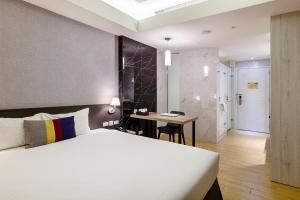 check inn new taipei luzhou