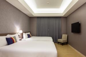 check inn new taipei luzhou