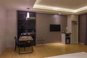 check inn new taipei luzhou