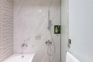 check inn new taipei luzhou