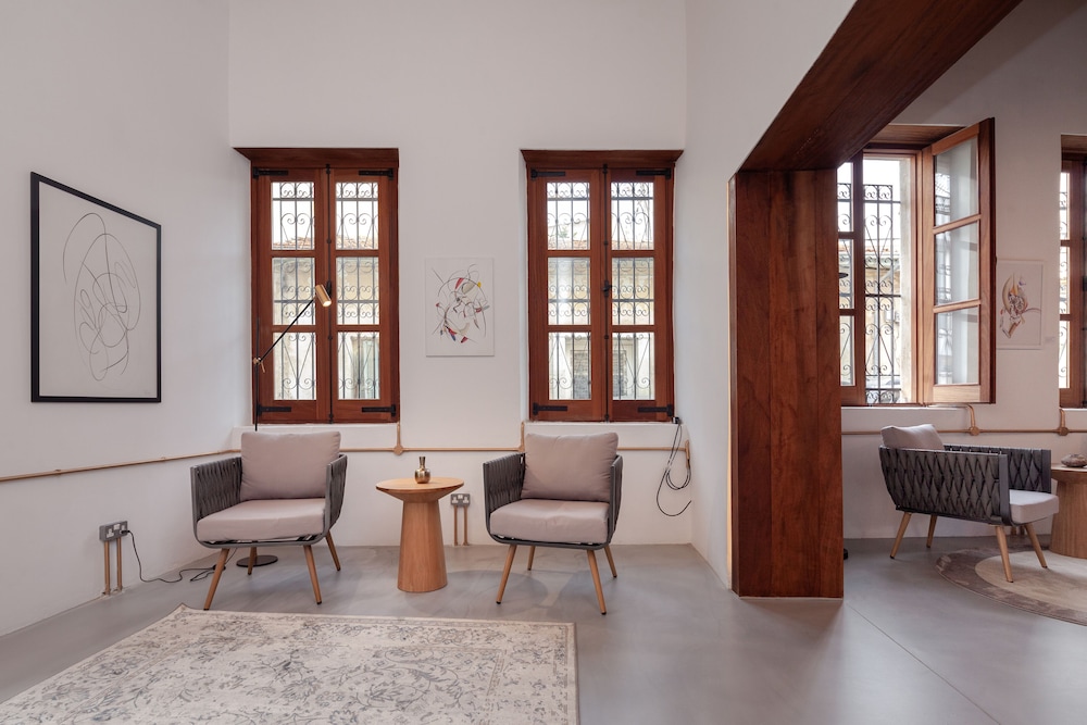 alinea suites limassol center