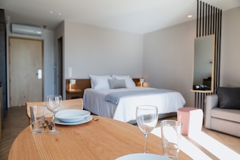 alinea suites limassol center