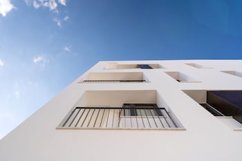 alinea suites limassol center
