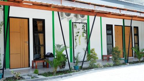 hotel kili suci by simply homy