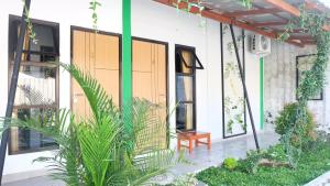 hotel kili suci by simply homy