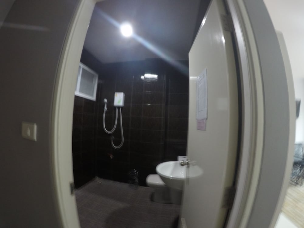 r2 apartment service
